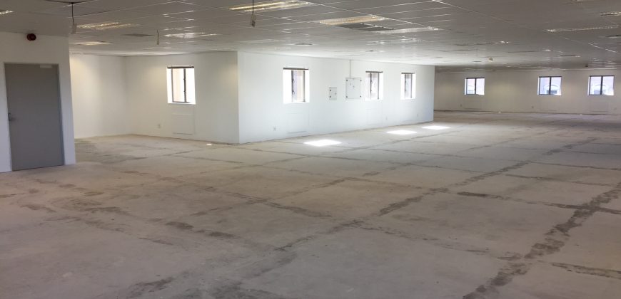 752 m² Office Space to Rent Century City Centennial Place