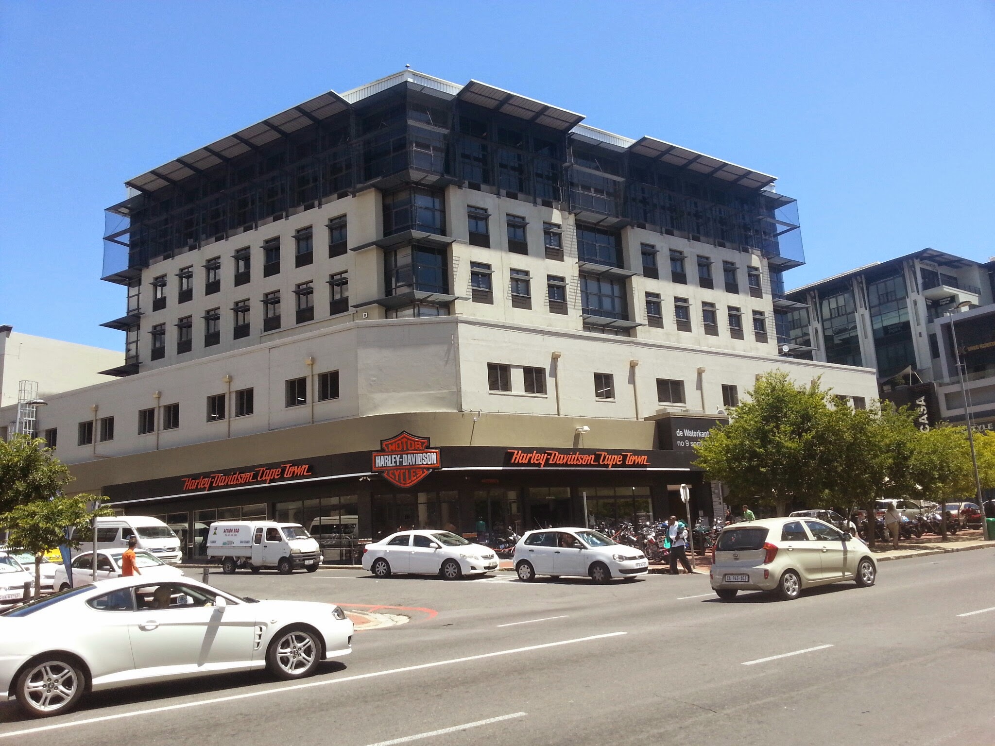 394 m² Office Space to Rent Green Point I De Waterkant Building