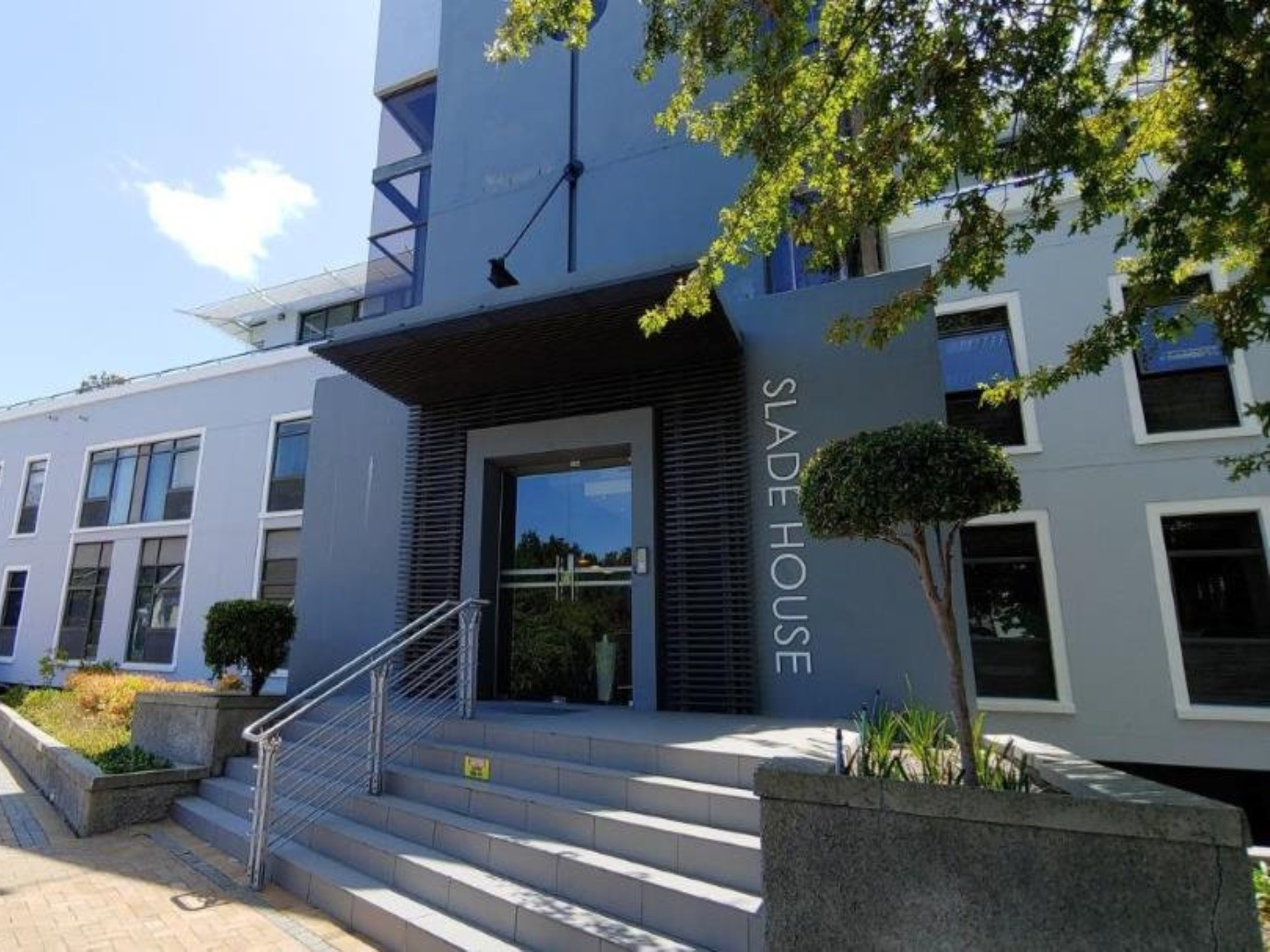 135 m² Office Space to Rent Newlands Boundary Terraces