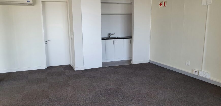 300 m² Office to Rent Green Point