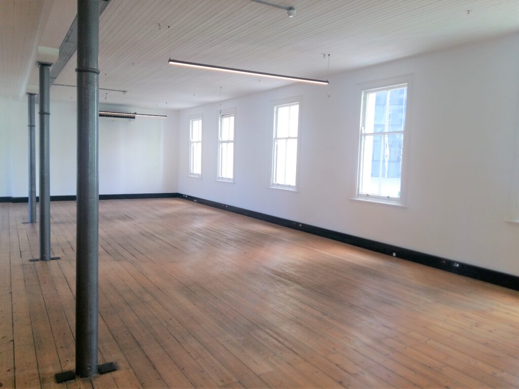 38 Hout Street