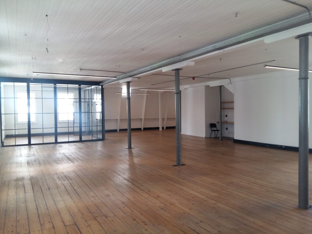 38 Hout Street