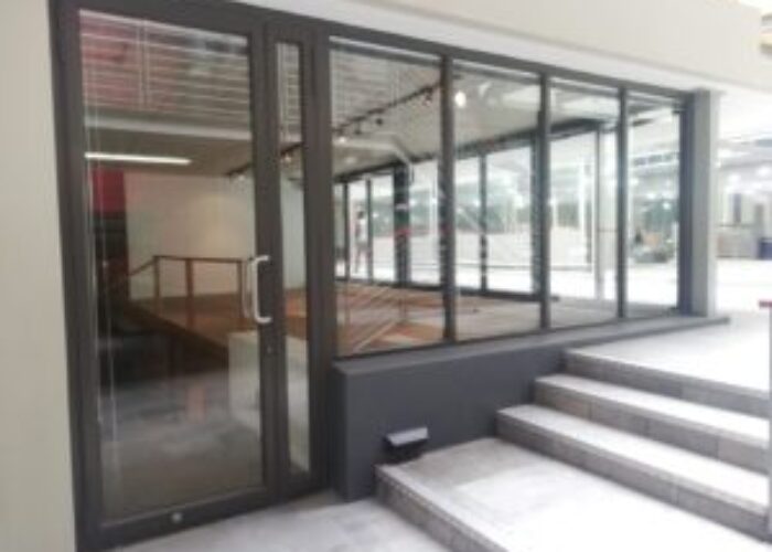 496 m² Retail Space to Rent Woodstock The District