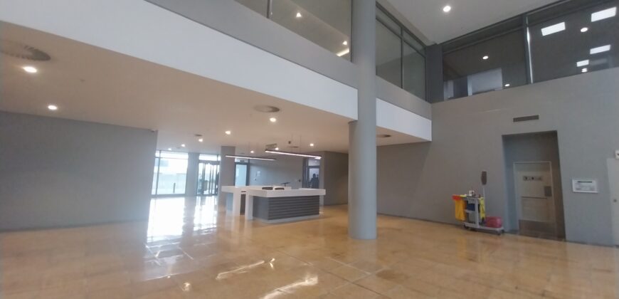 3,489 m² Office Space to Rent Waterfront I The Yacht Club