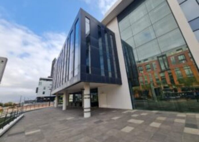 1,553 m² Office to Rent Century City I Bridge Park West