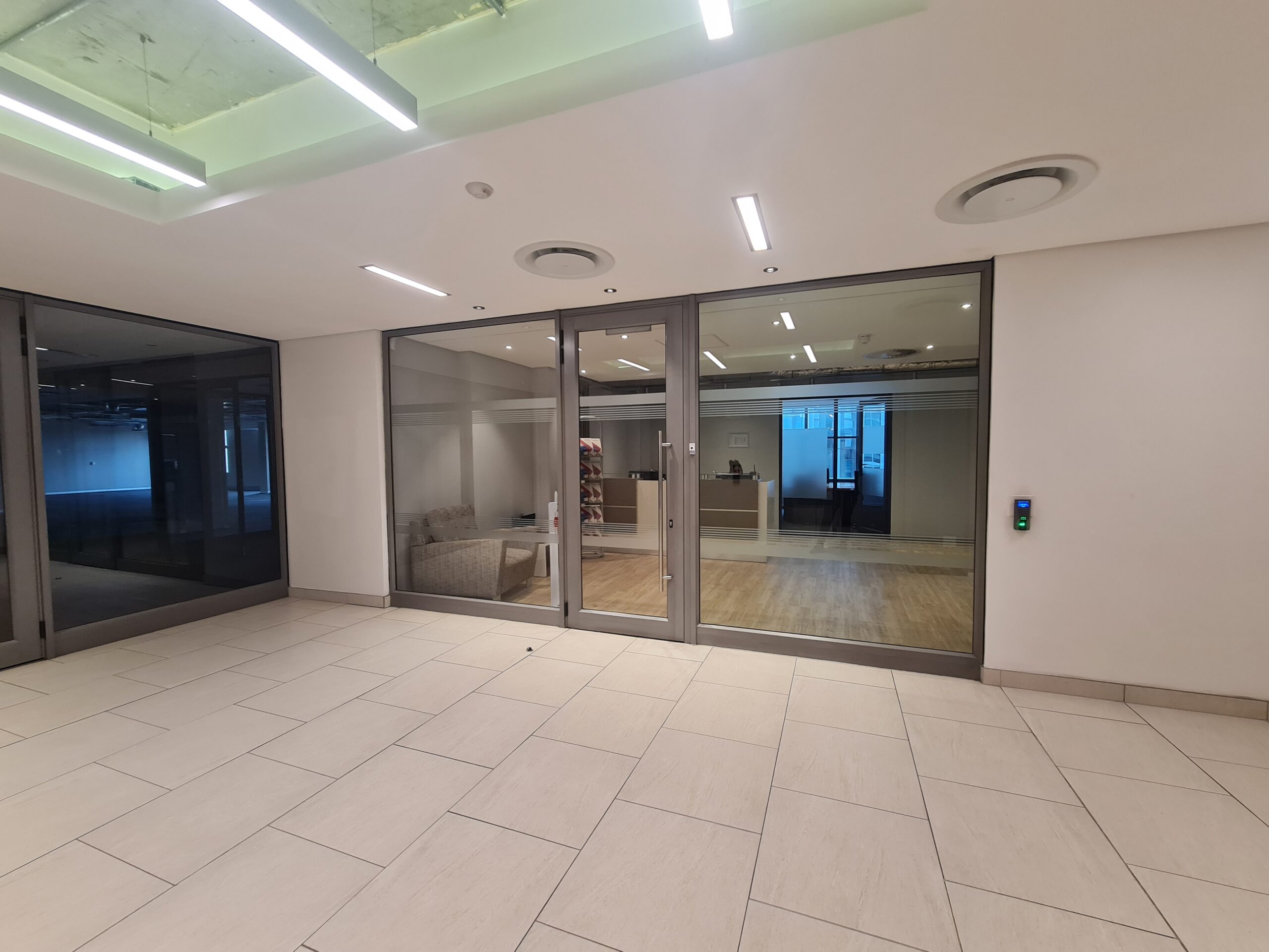 437 m² Office Space to Rent Century City The Annex