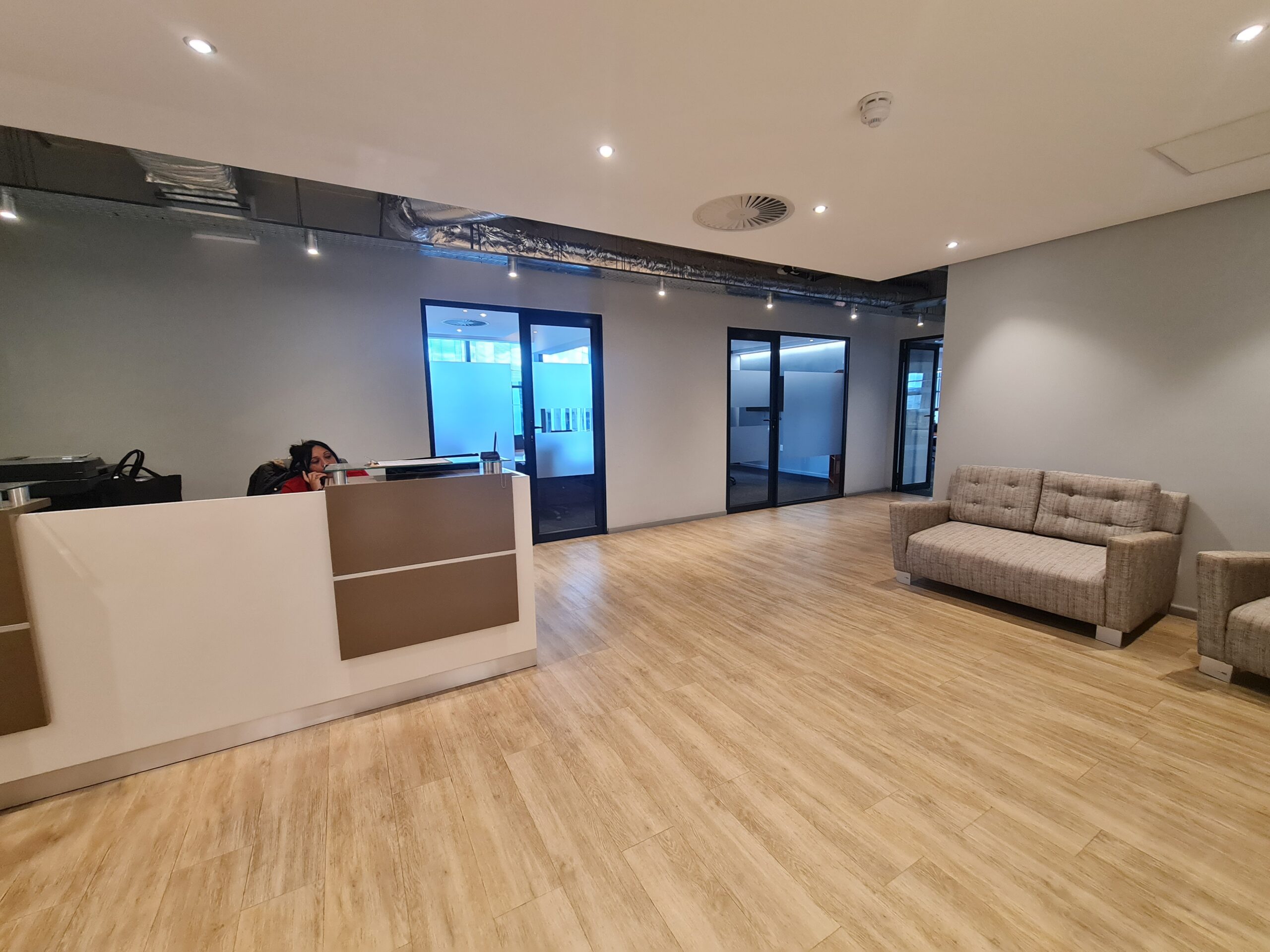 437 m² Office Space to Rent Century City The Annex