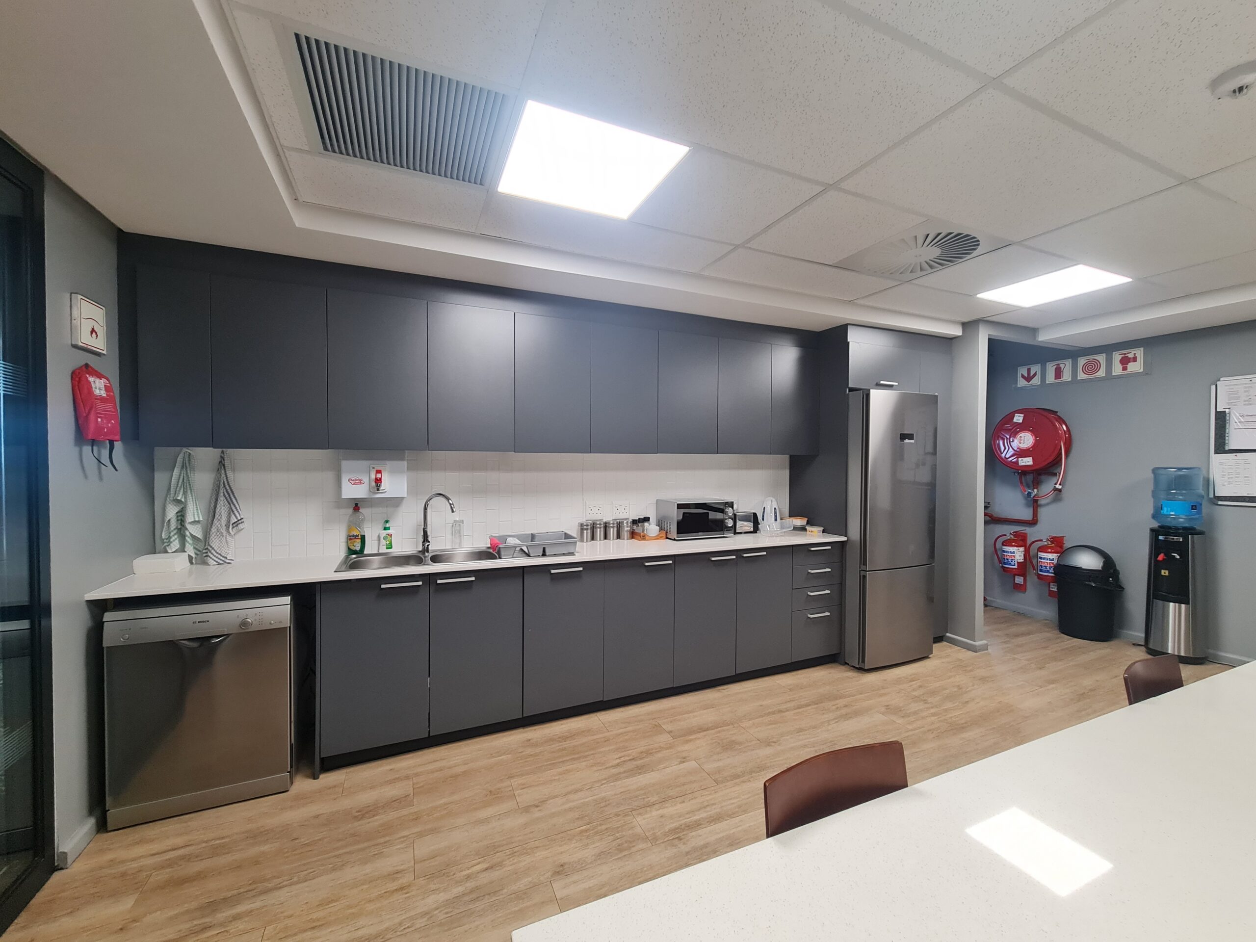 437 m² Office Space to Rent Century City The Annex