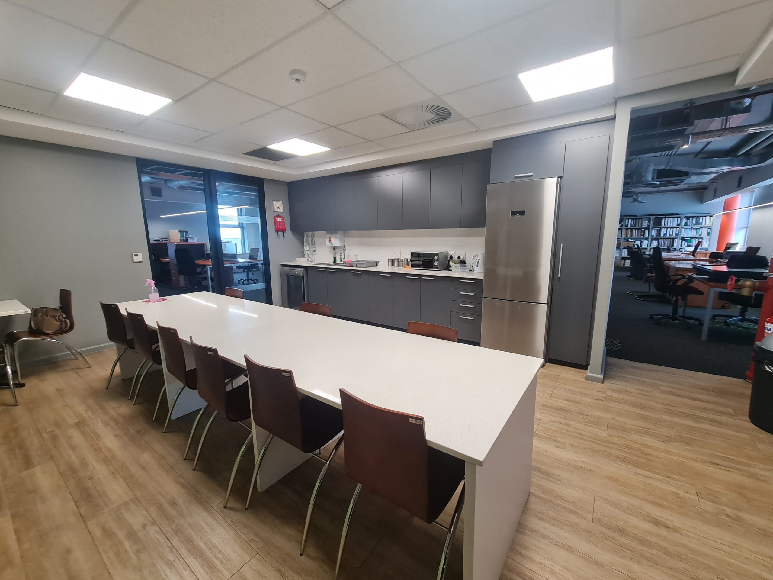 437 m² Office Space to Rent Century City The Annex