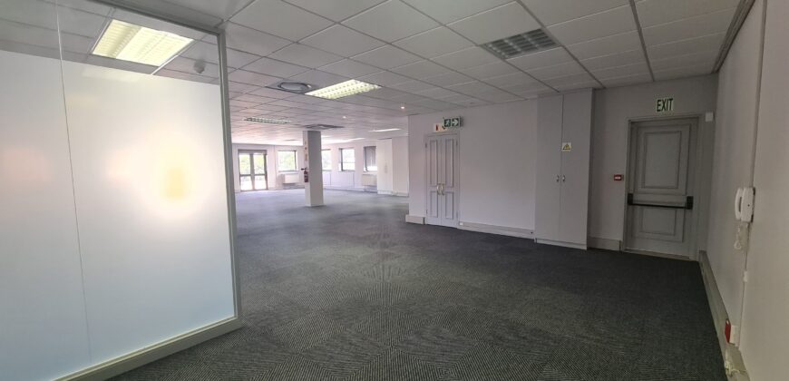2,294 m² Office for Sale Century City I Northbank Lane