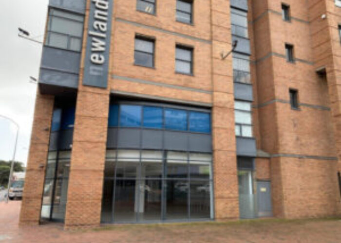 785 m² Showroom to Rent Newlands on Main I Claremont