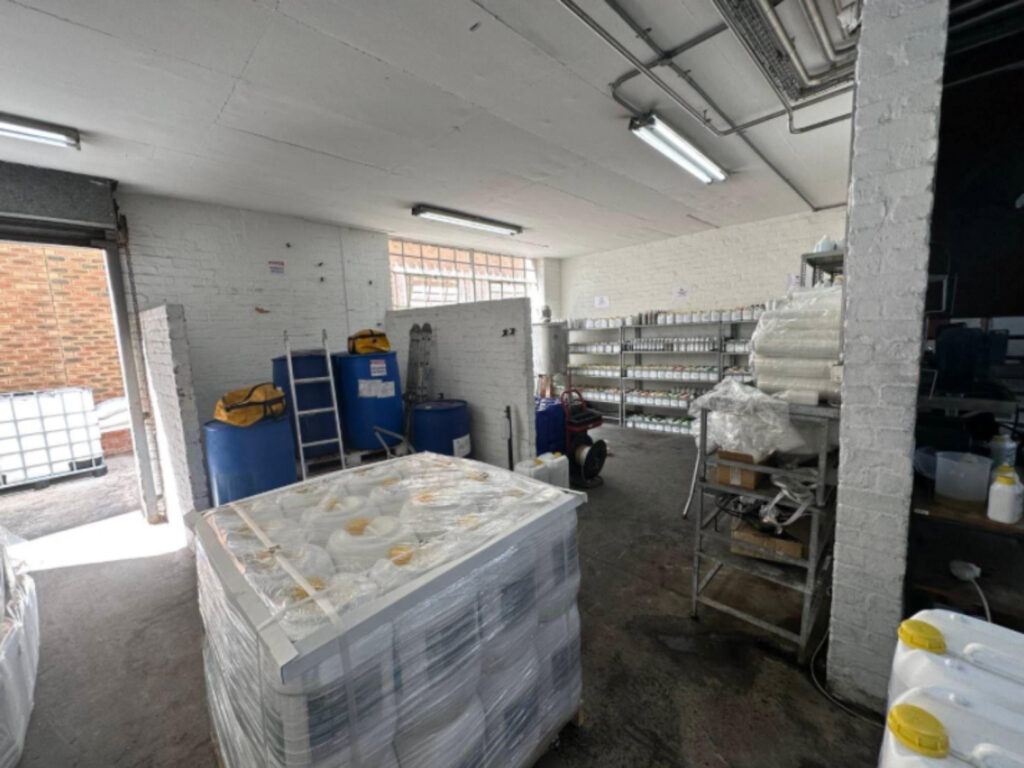 Warehouse to Rent Montague Gardens