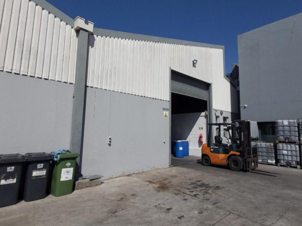 1,171 m² Warehouse to Rent Montague Gardens I Engine Avenue - Image 9