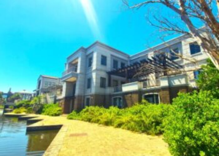 1,818 m² Office to Rent Century City