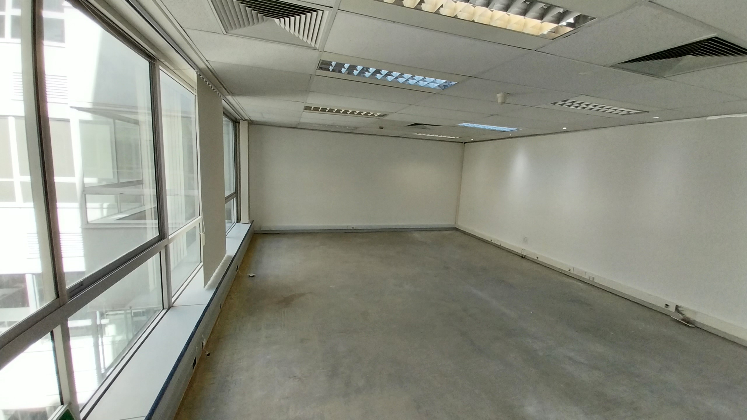 139 m² Office to Rent Claremont I Sunclare Building