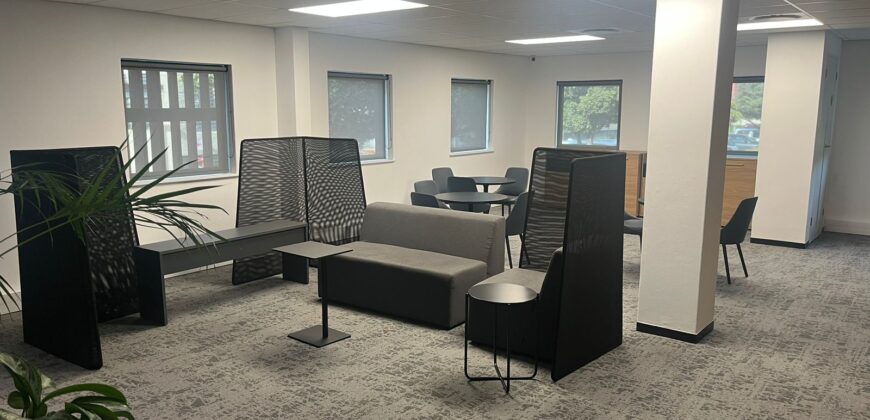 2,362 m² Office to Rent Century City I Park One