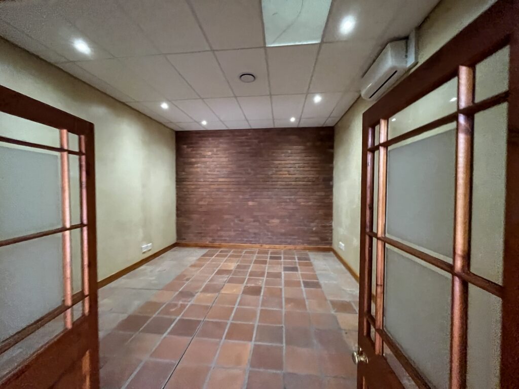 Office to Rent Mowbray