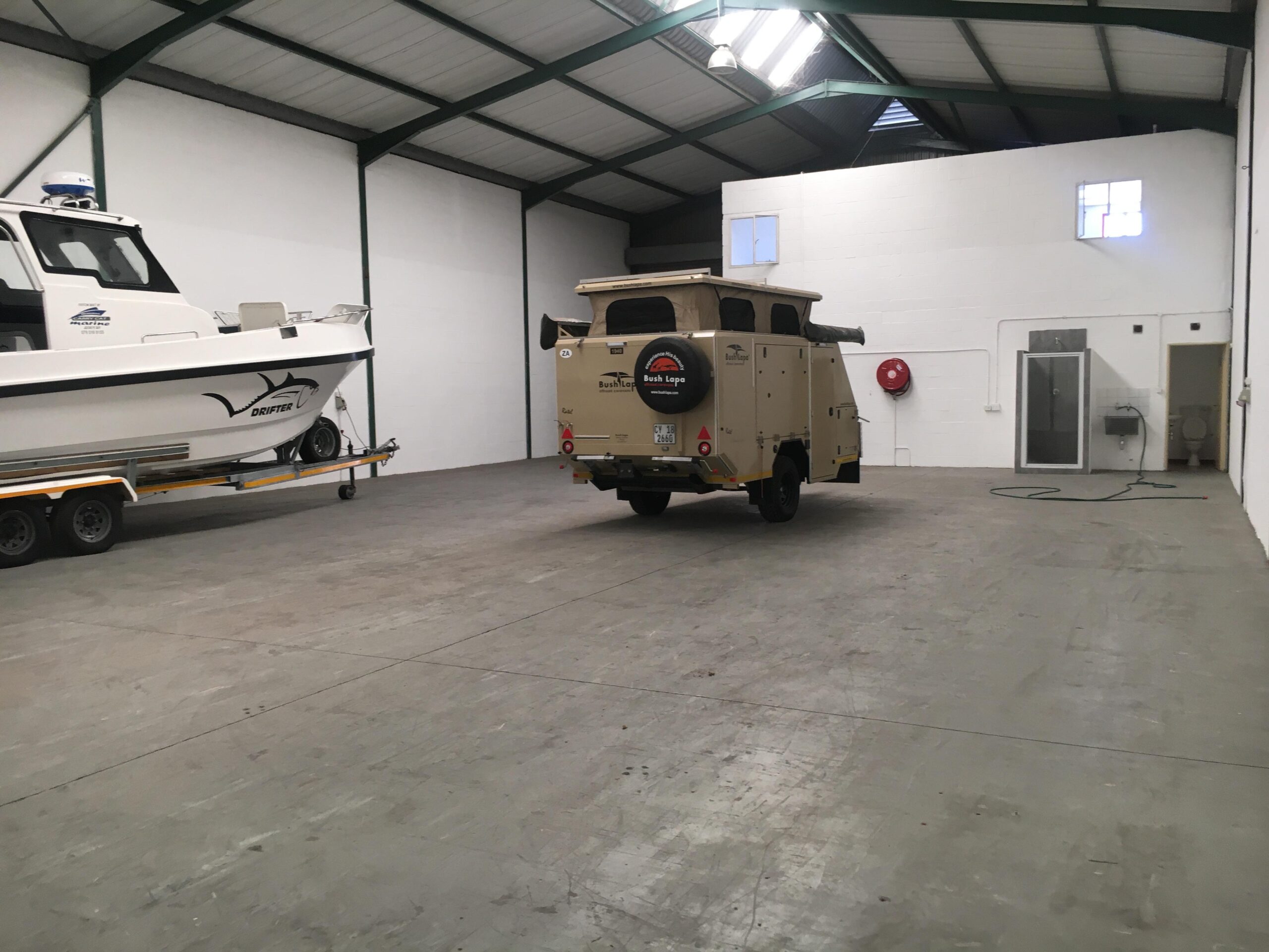 395 m² Warehouse to Rent Killarney Gardens I Killarney Plaza