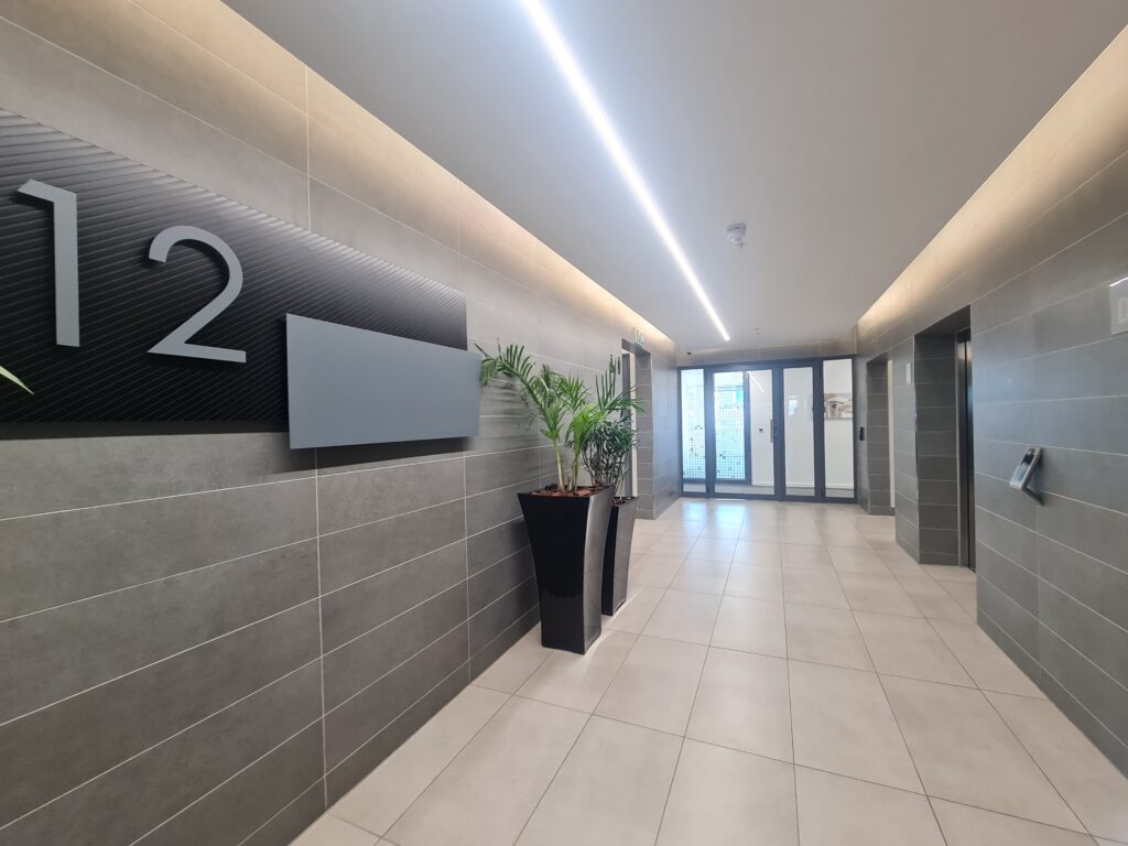 35 Lower Long Street