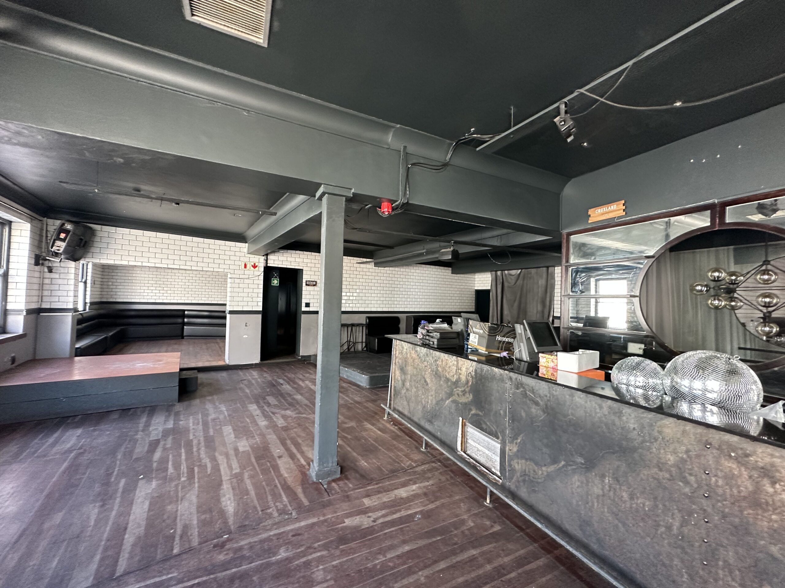 350 m² Retail Property to Rent Cape Town I Castle Hotel