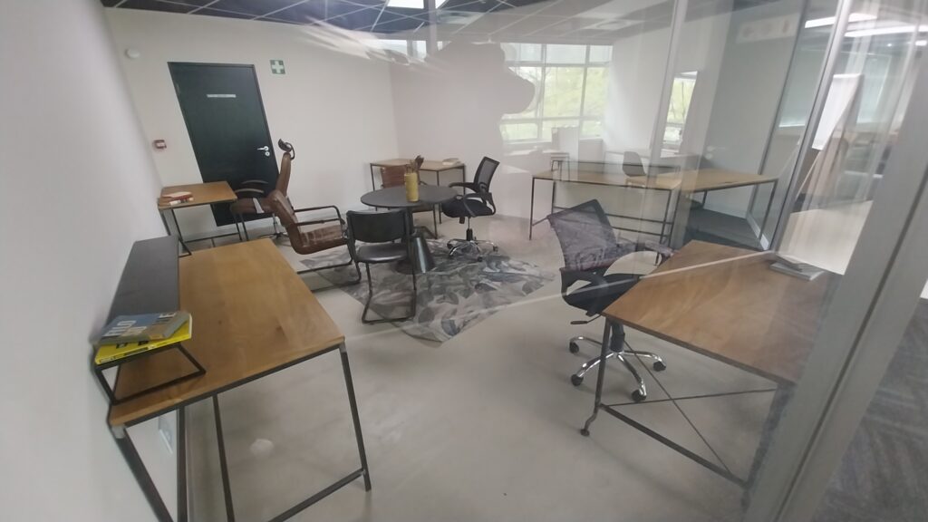 Serviced Office to Rent Ideas Cartel I Claremont - Image 5