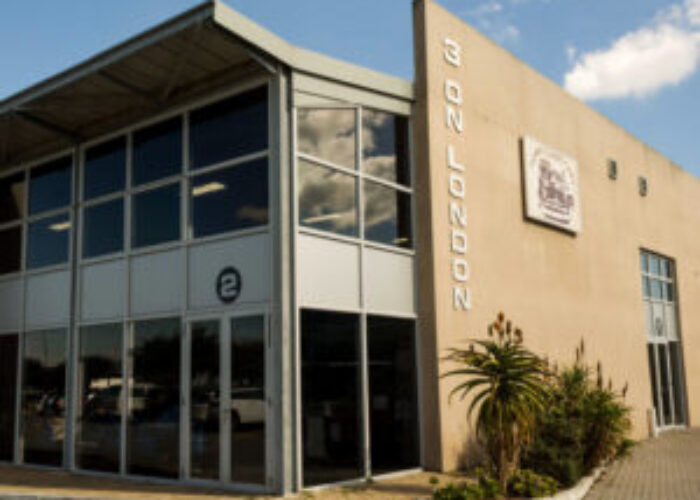 373 m² Warehouse to Rent Brackenfell I 3 on London