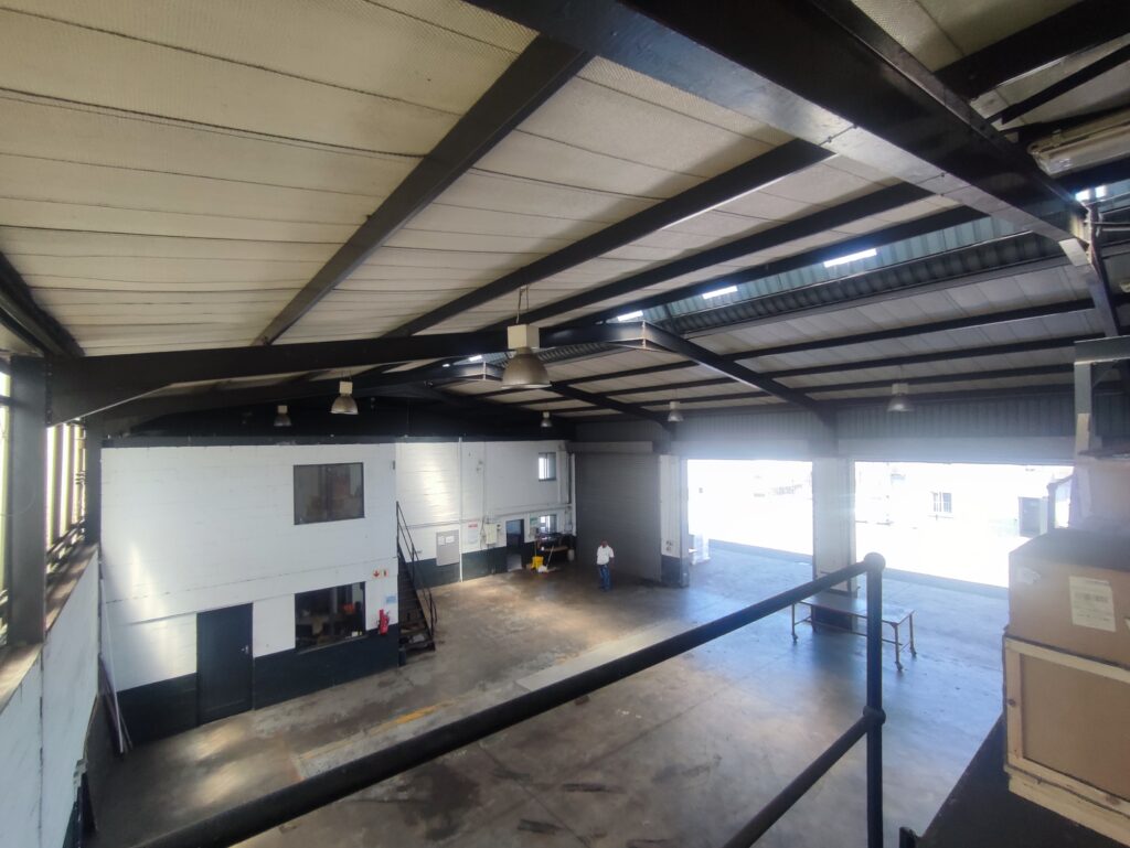 Warehouse to Let Airport Industria
