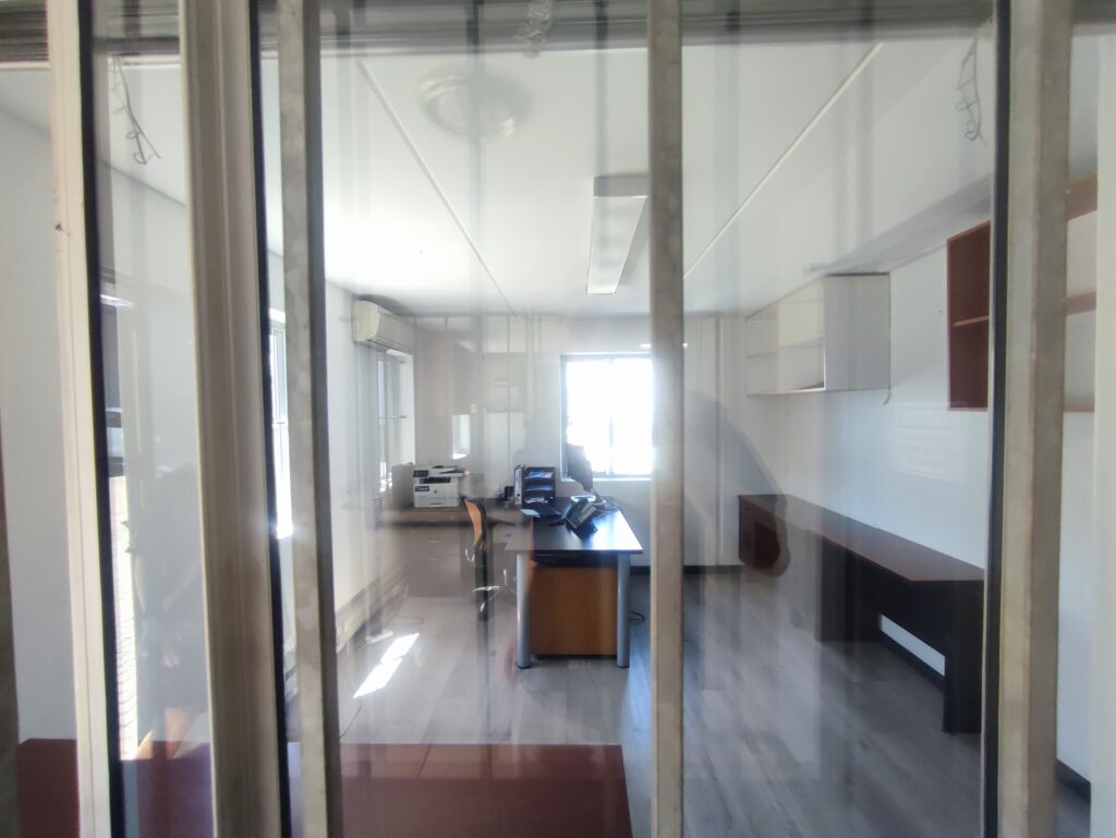Warehouse to Let Airport Industria
