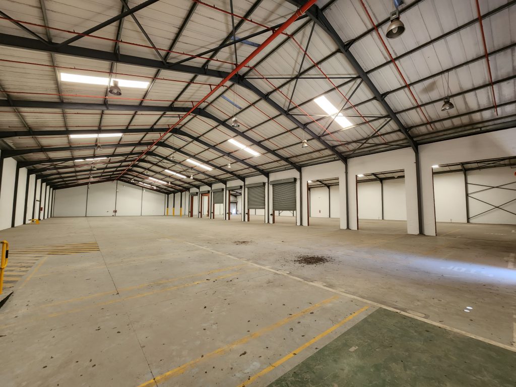 Warehouse to Rent Airport Industria - 28 Manhattan Drive