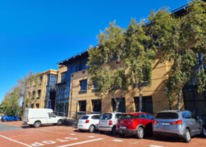 346 m² Office Space to Rent Plattekloof Office Park