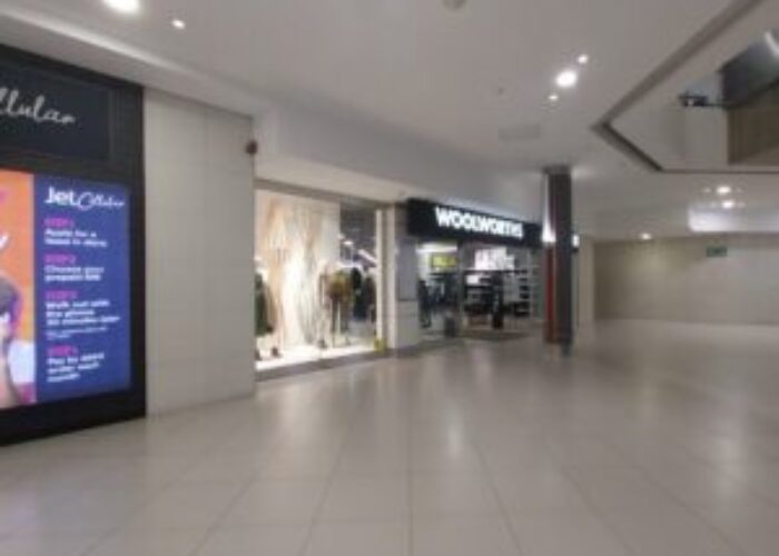 58 m² Retail Space to Rent Parrow Center