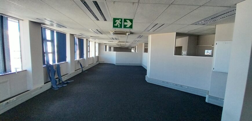 794 m² Office to Rent Bellville