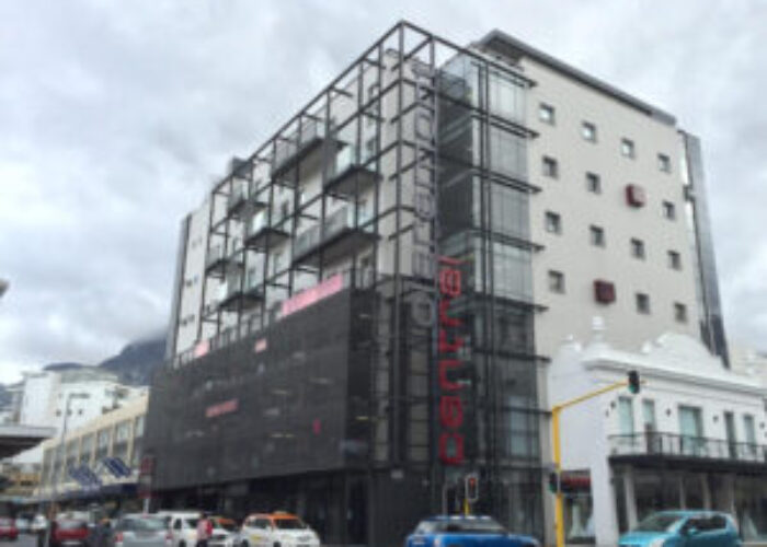 289 m² Retail To Let Claremont