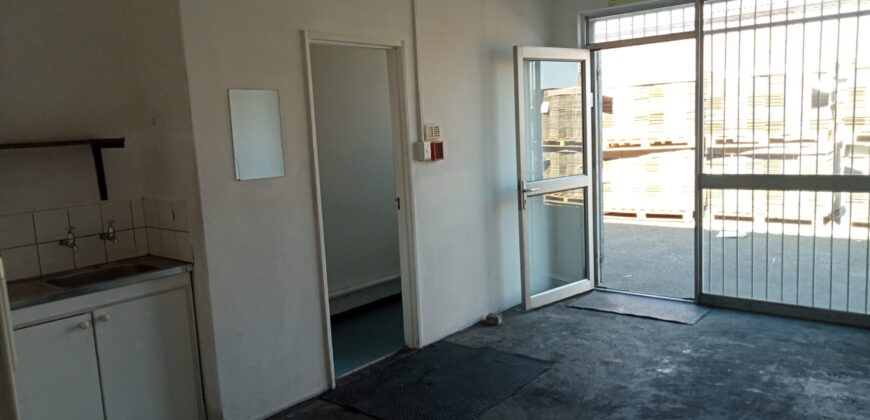 731 m² Warehouse to Rent Airport Industria I Golf Air Park