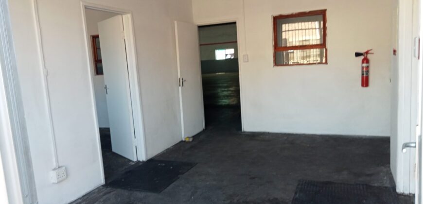 731 m² Warehouse to Rent Airport Industria I Golf Air Park