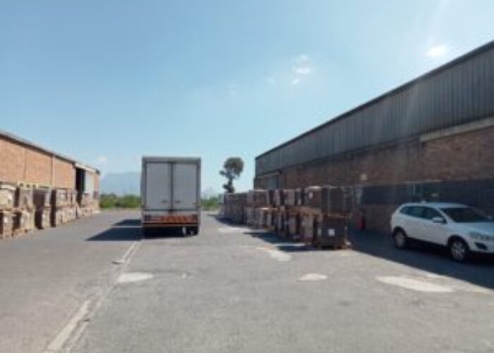 731 m² Warehouse to Rent Airport Industria I Golf Air Park