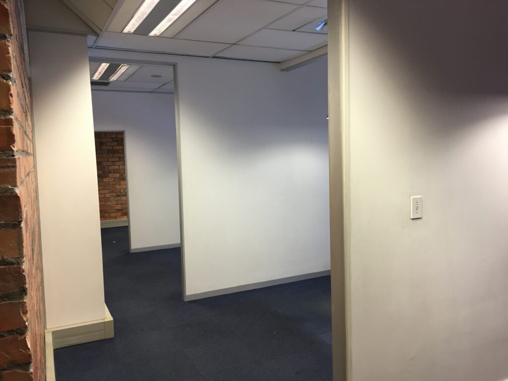 163 m² Office to Rent Green Point I Sovereign Quay - Image 1