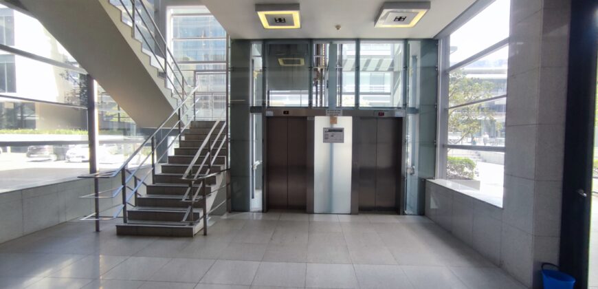 512 m² Office to Rent Woodstock