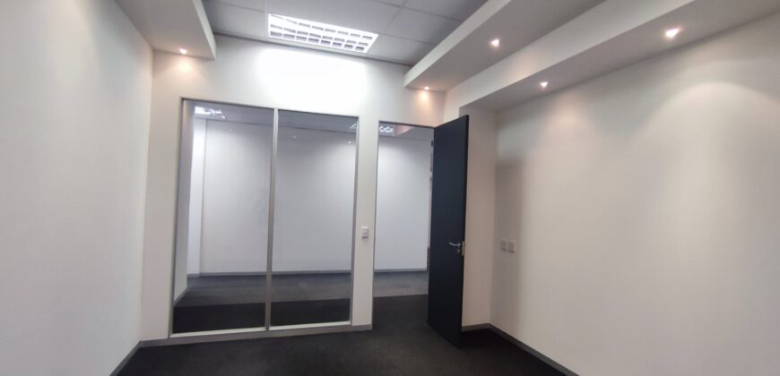 512 m² Office to Rent Woodstock