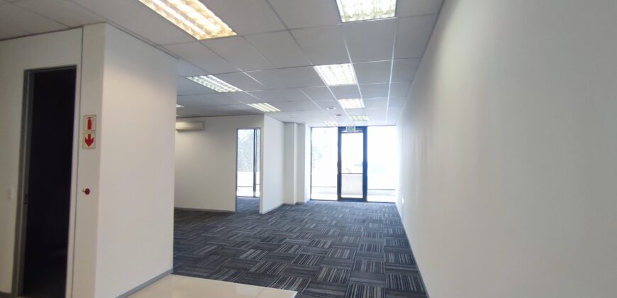 512 m² Office to Rent Woodstock