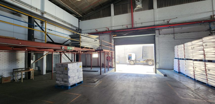 7,200 m² Warehouse to Rent Epping