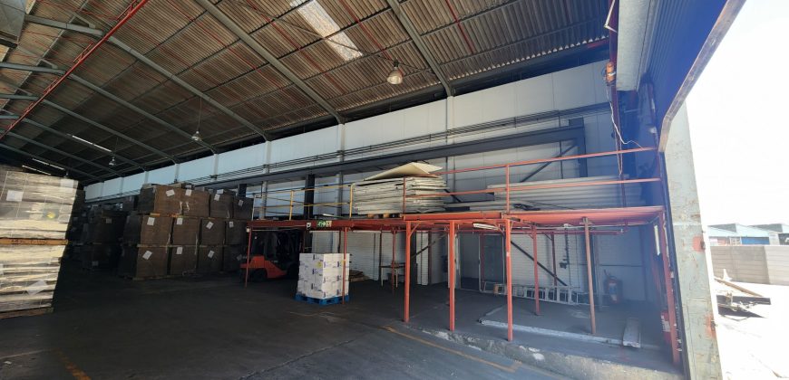 7,200 m² Warehouse to Rent Epping