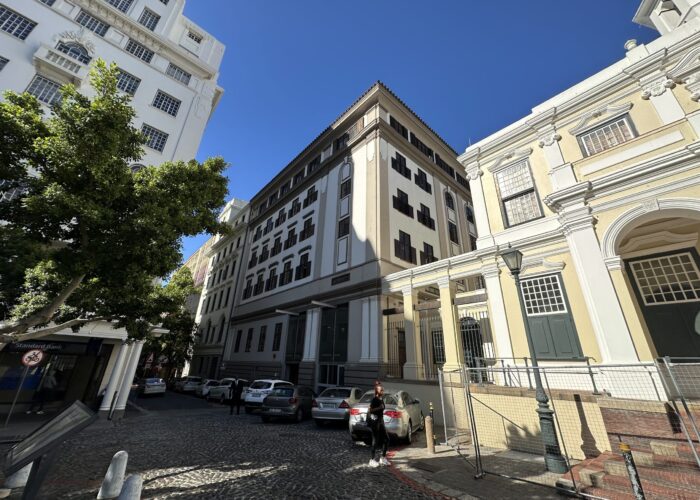 571 m² Office to Rent Newspaper House