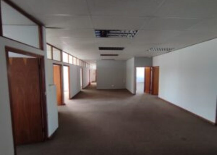 208 m² Office to Rent Observatory
