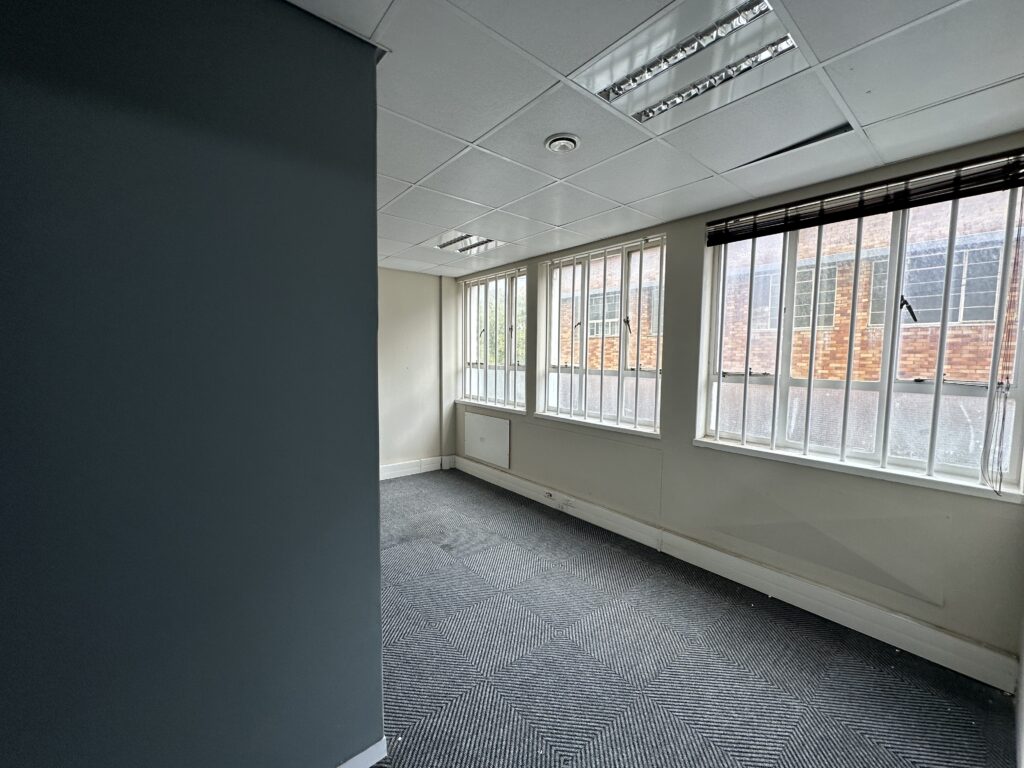 5,663 m²Office to Rent Cape Town CBD - Image 2