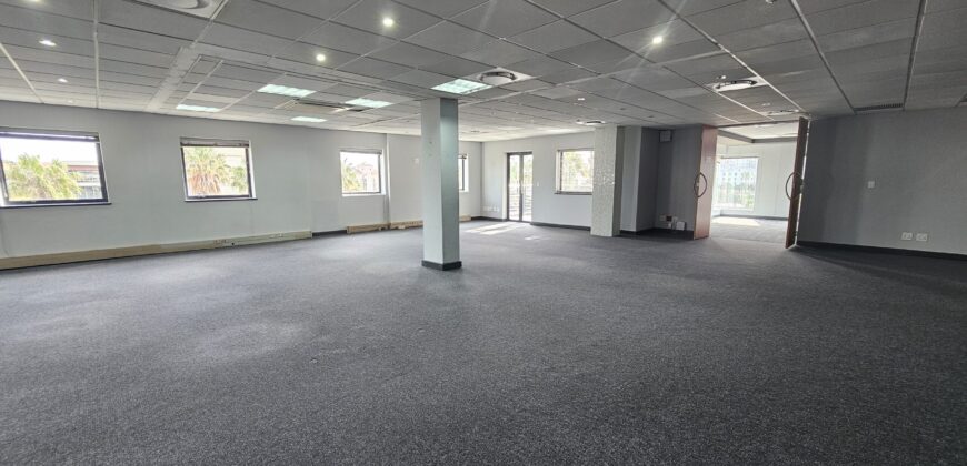 305 m² Office to Rent Century City I The Forum