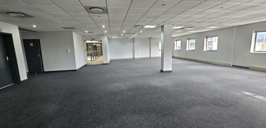 305 m² Office to Rent Century City I The Forum