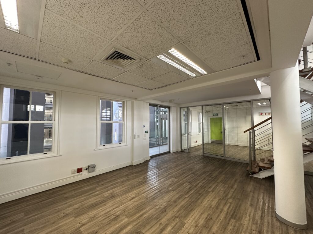 200 m² Office to Rent Cape Town CBD I The Terraces - Image 3