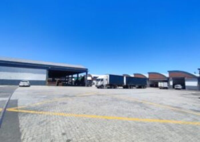 1,558 m² Warehouse to Rent Epping Industria