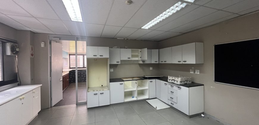 924 m² Office to Rent Pinelands